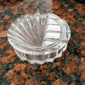 MIKASA trinket dish w/cover 4 1/2"d 1 14"h